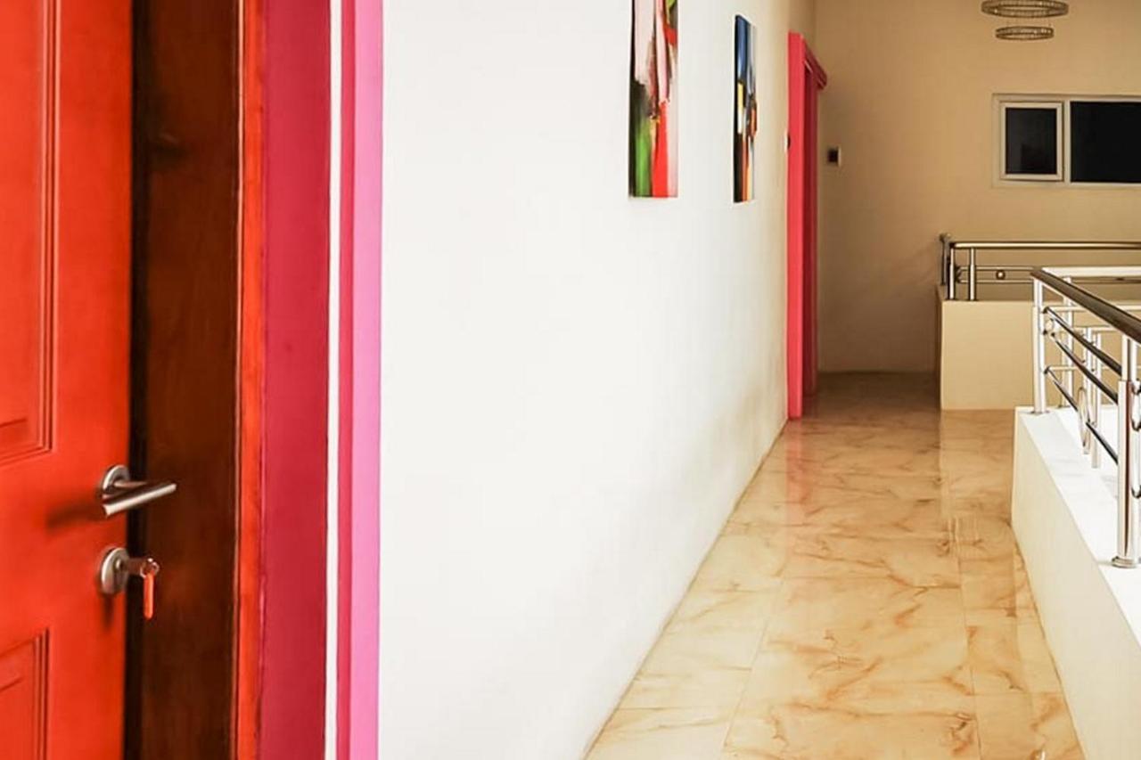 Reddoorz Plus @ Taman Madiun Extérieur photo